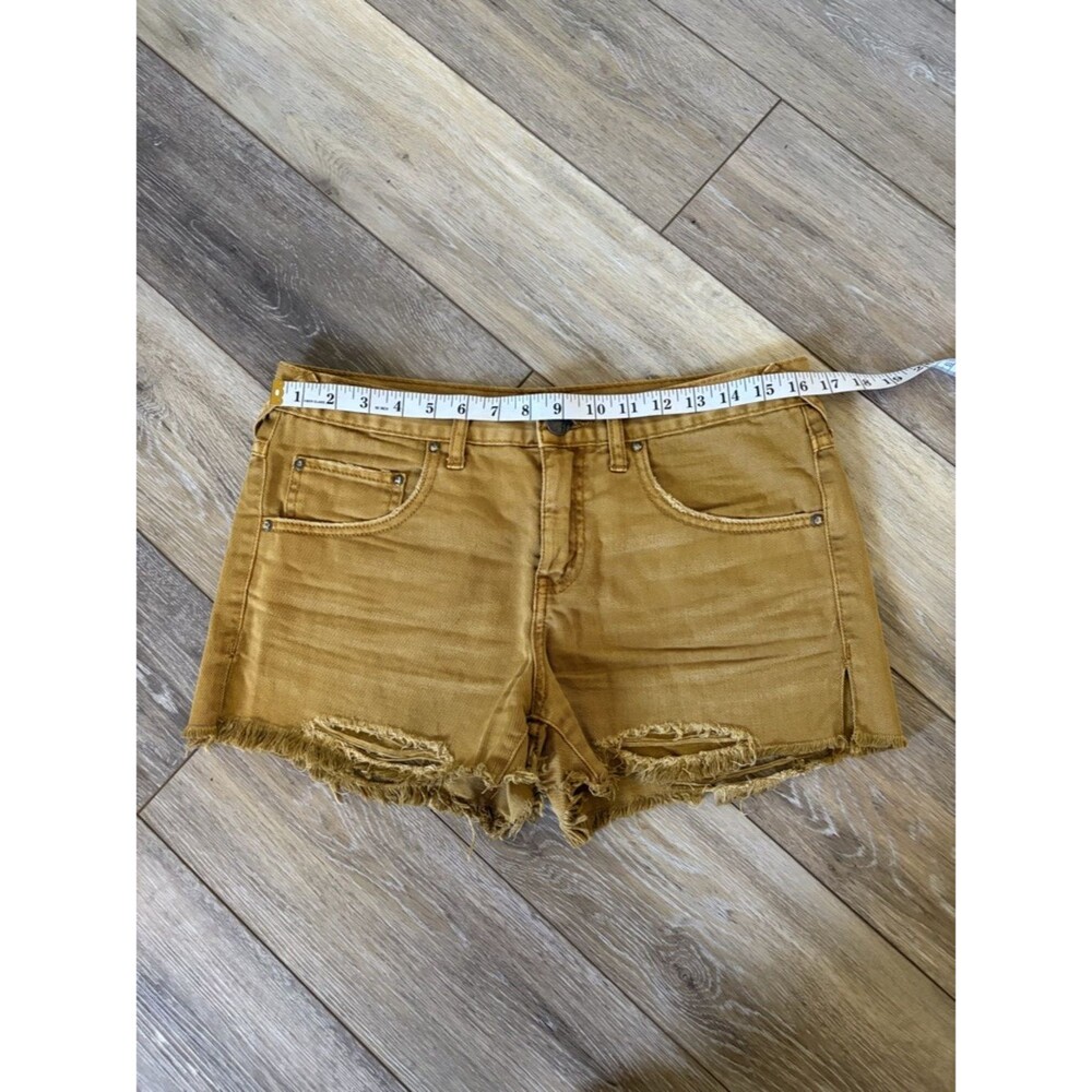 Free People Distressed Denim Shorts Size 27 - Picture 7 of 9